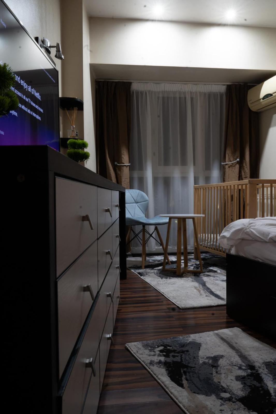 4 Rooms Unirii 47 Bukarest Exteriör bild